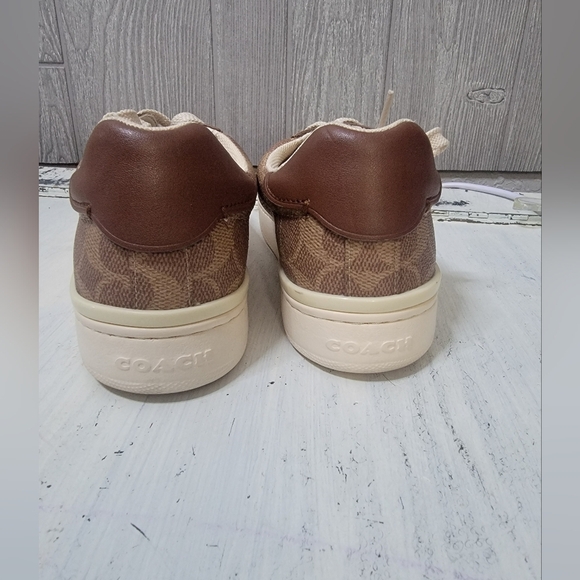 Coach High line Sneacker In Signature Canvas - Picture 2 of 15